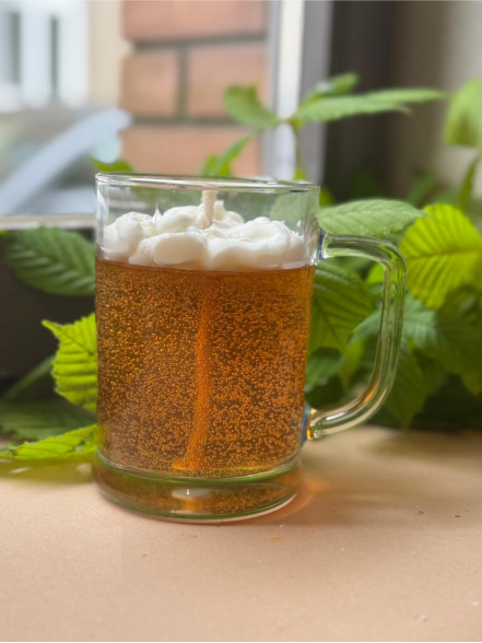 Āra svece  Alus Kausa izmērs: H – 13 cm, D – 9,4 cm  Pieejamie aromāti:  Tumšais alus