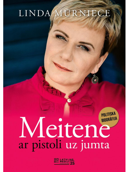 Meitene ar pistoli uz jumta Meitene ar pistoli uz jumta